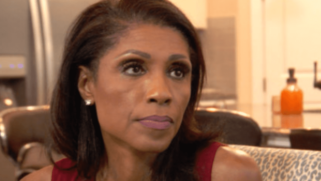 Married to Medicine S5 - Dr. Jackie struggles to digest in private