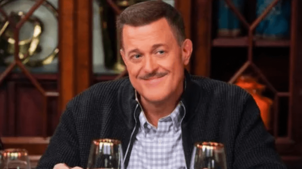 Billy Gardell’s Net Worth, Height, Age, & Personal Info Wiki