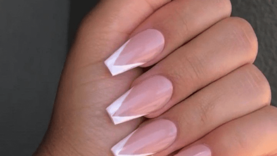 deep french tip nails featured