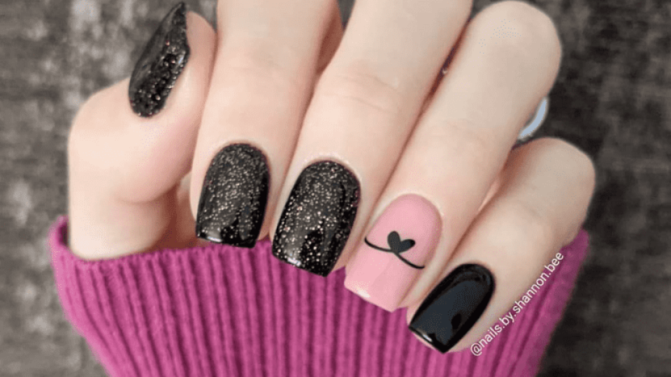 nails with black tips featured